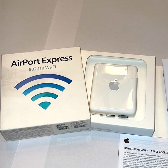 Apple AirPort Express Wireless Router 802.11n   1st Generation - Picture 1 of 9
